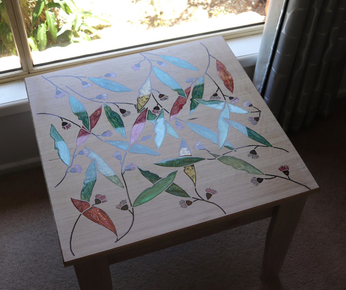 Resin Accent Table - Classic Pattern Gum Nuts and Gum Leaves
