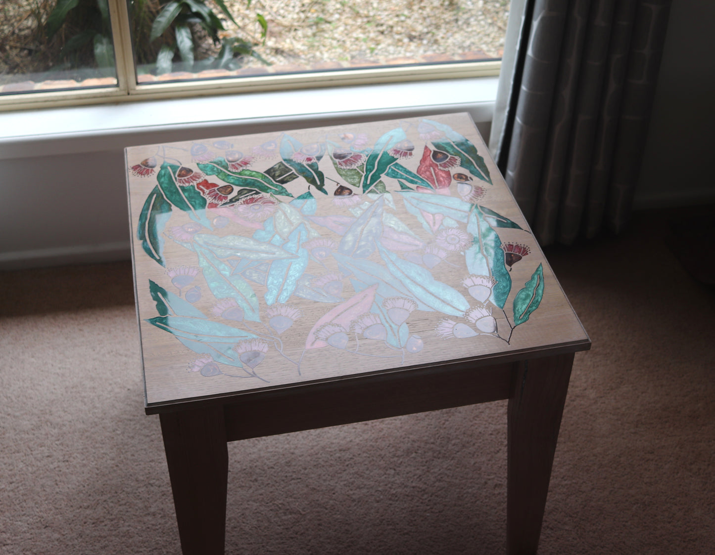 Resin Accent Table - Large Leaves and Gum Nuts