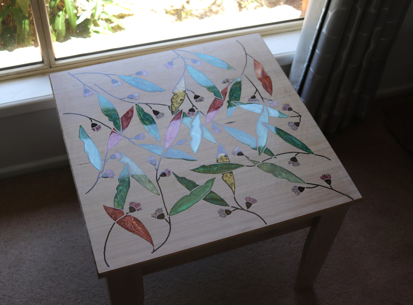 Resin Accent Table - Classic Pattern Gum Nuts and Gum Leaves